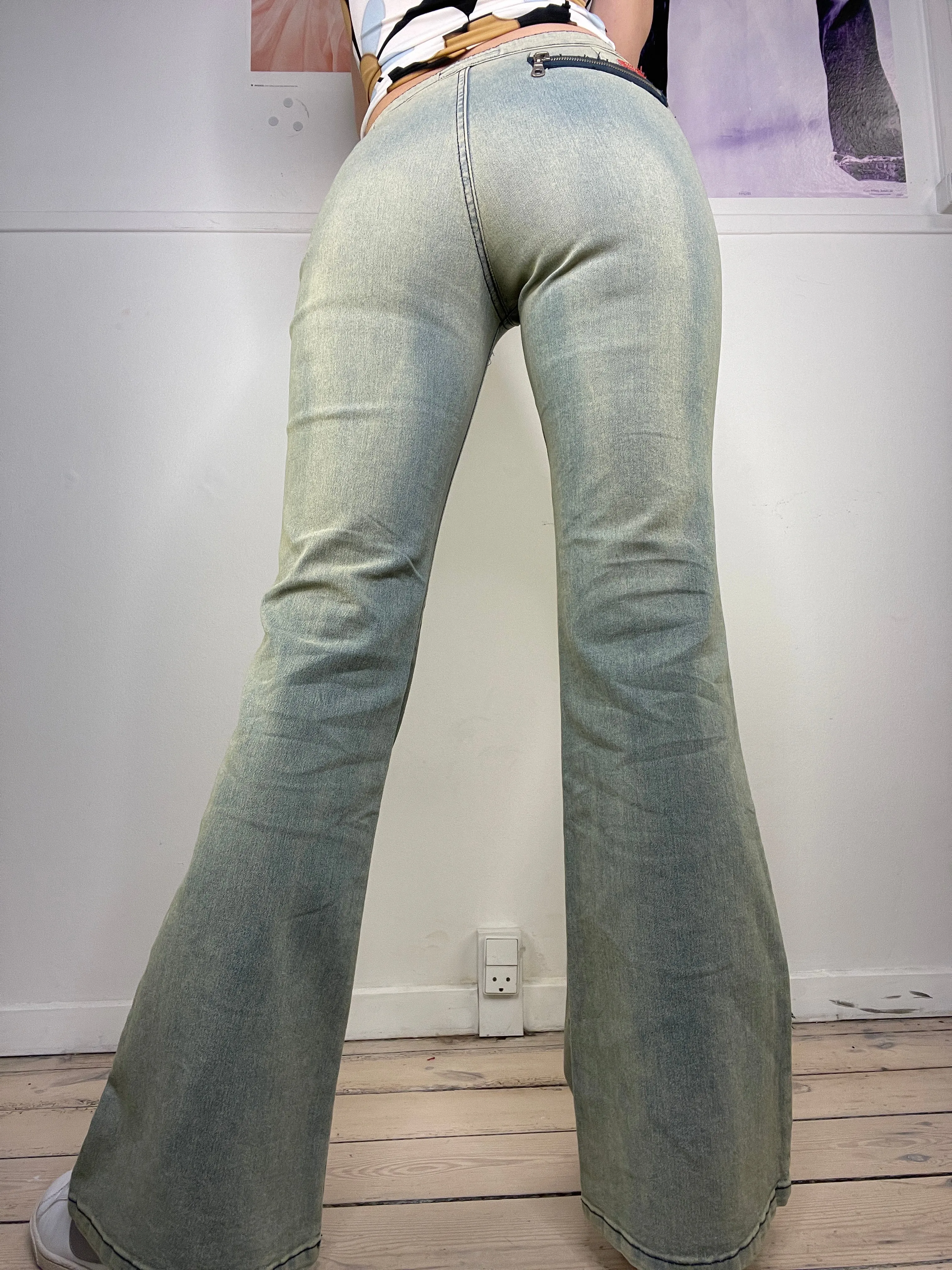 bratz inspired low-waist light washed flare jeans