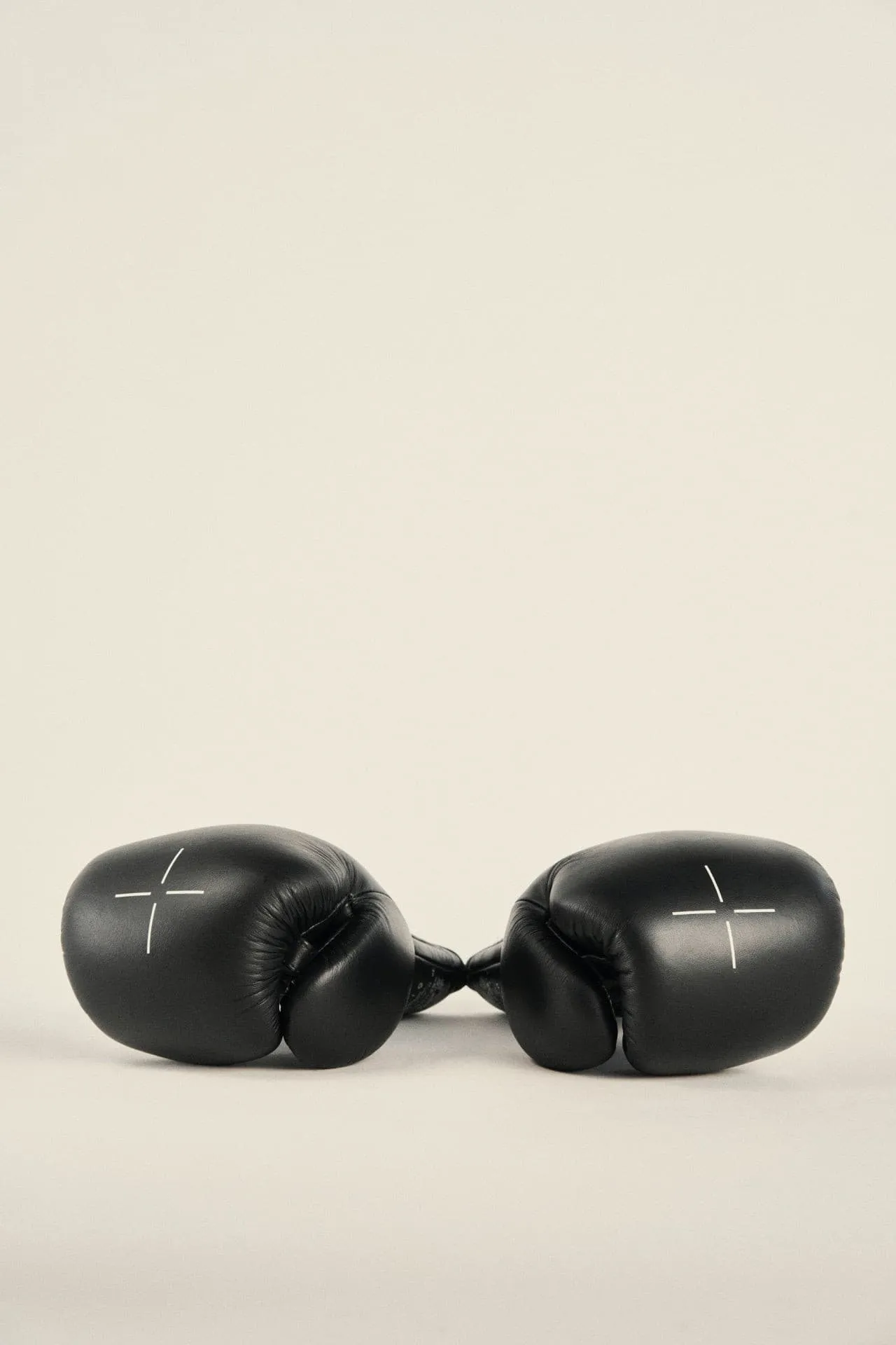 UNIQ LACE UP GLOVES TECHNICAL BLACK